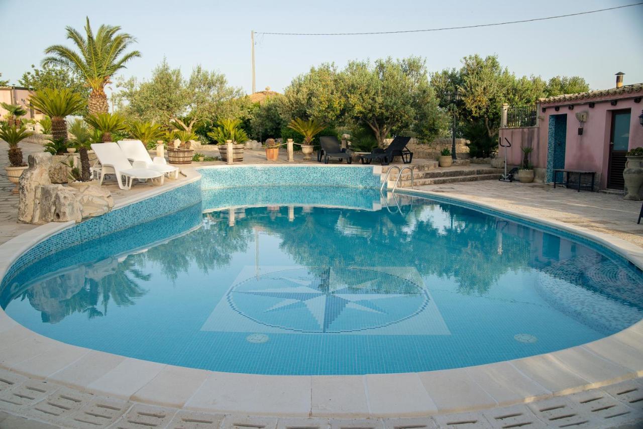 Dependance In Villa Con Piscina Ragusa Luaran gambar