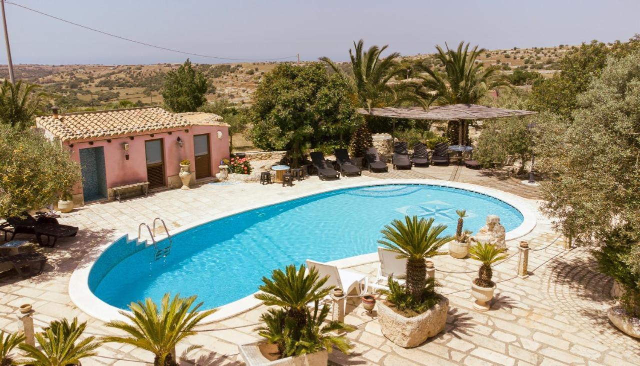 Dependance In Villa Con Piscina Ragusa Luaran gambar