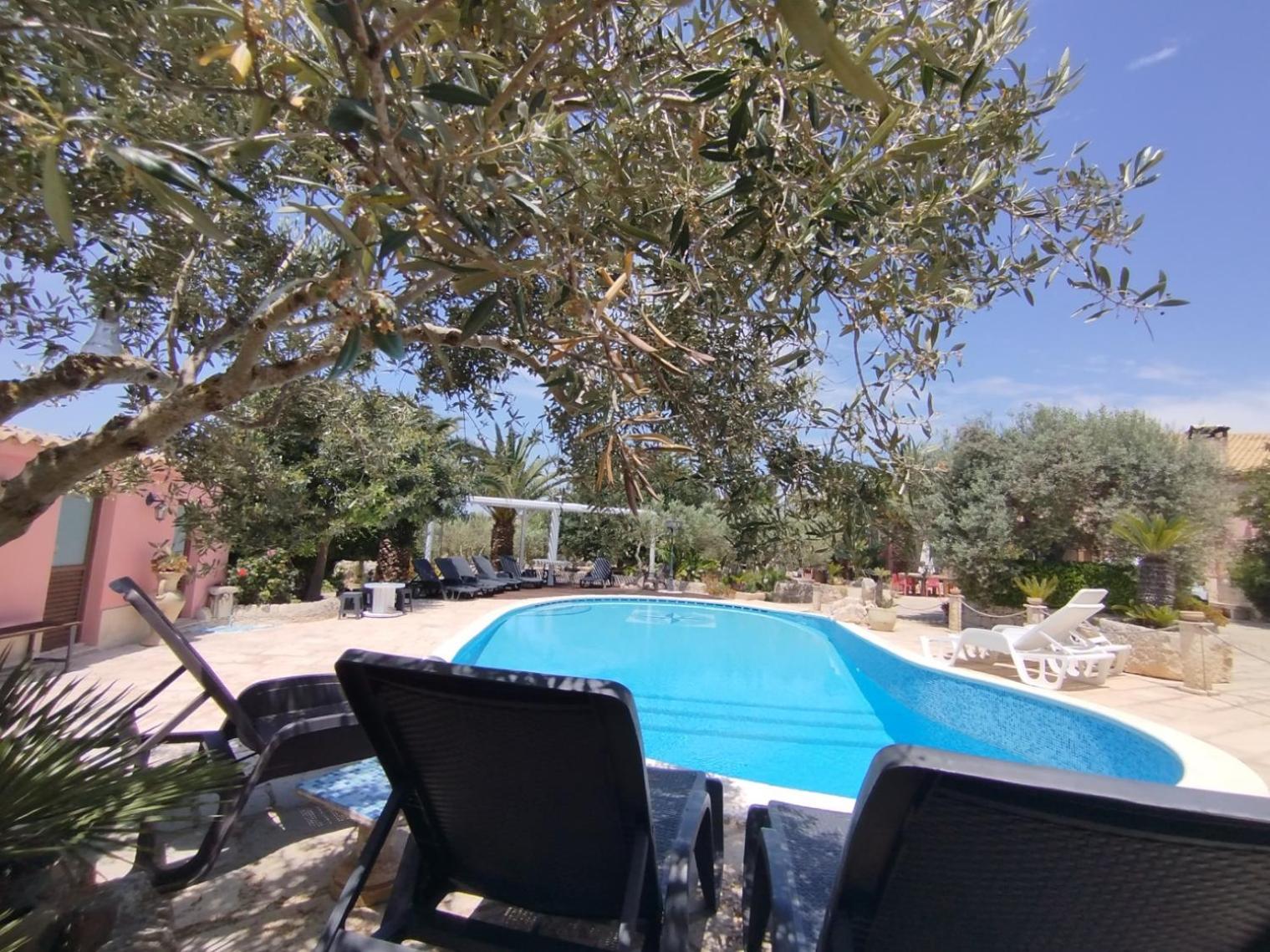 Dependance In Villa Con Piscina Ragusa Luaran gambar